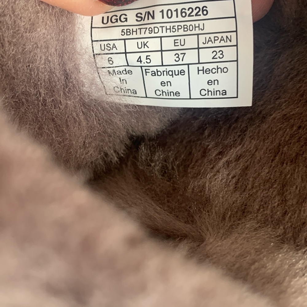 UGG Bailey Button Ii Boots/Booties - Picture 9 of 12